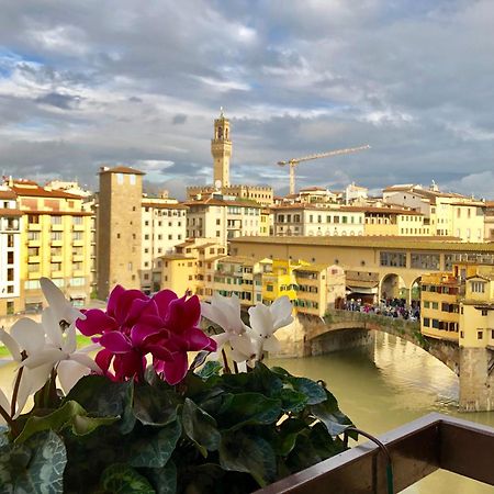 Ponte Vecchio View Luxury Apartment ฟลอเรนซ์ ภายนอก รูปภาพ