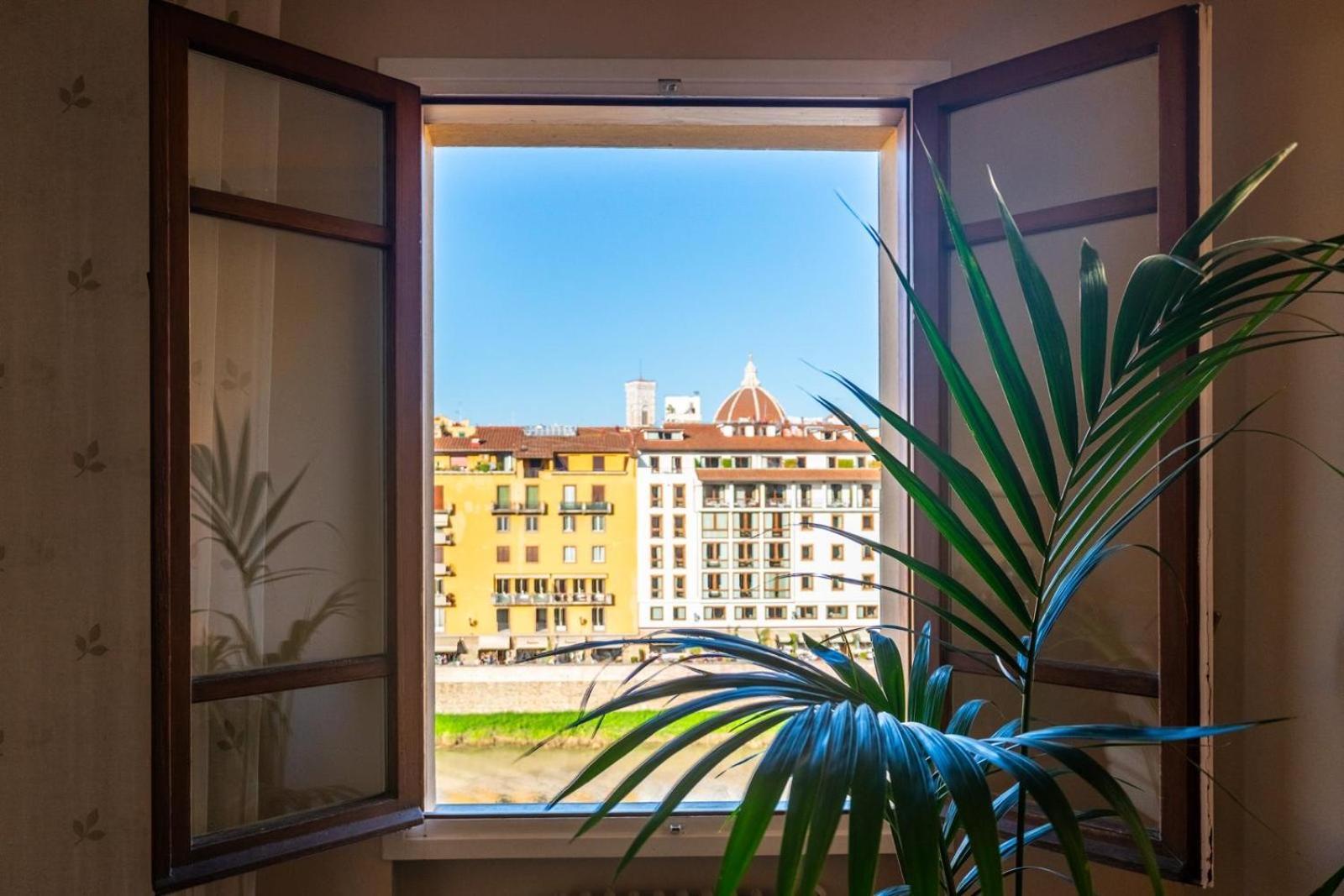 Ponte Vecchio View Luxury Apartment ฟลอเรนซ์ ภายนอก รูปภาพ