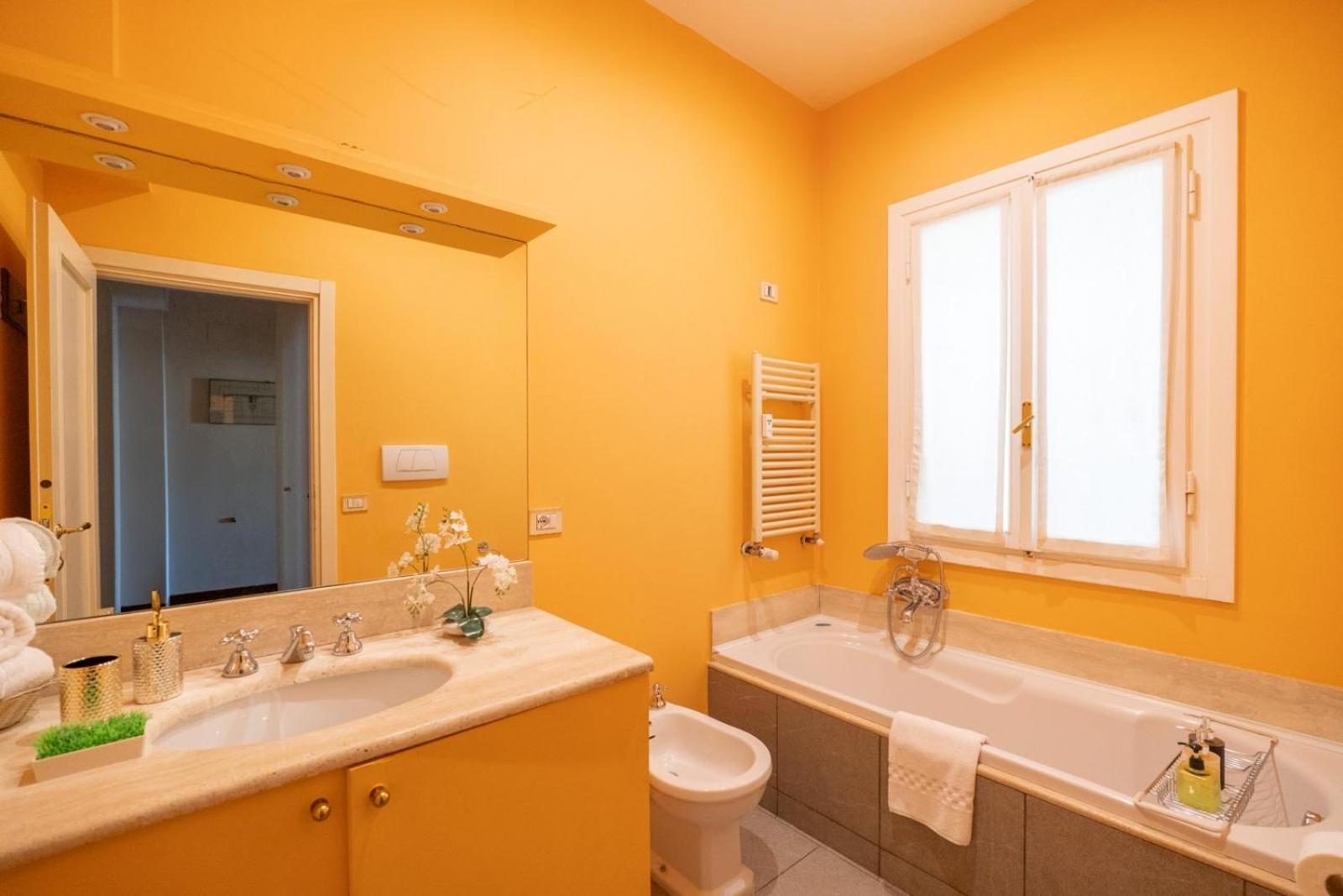 Ponte Vecchio View Luxury Apartment ฟลอเรนซ์ ภายนอก รูปภาพ