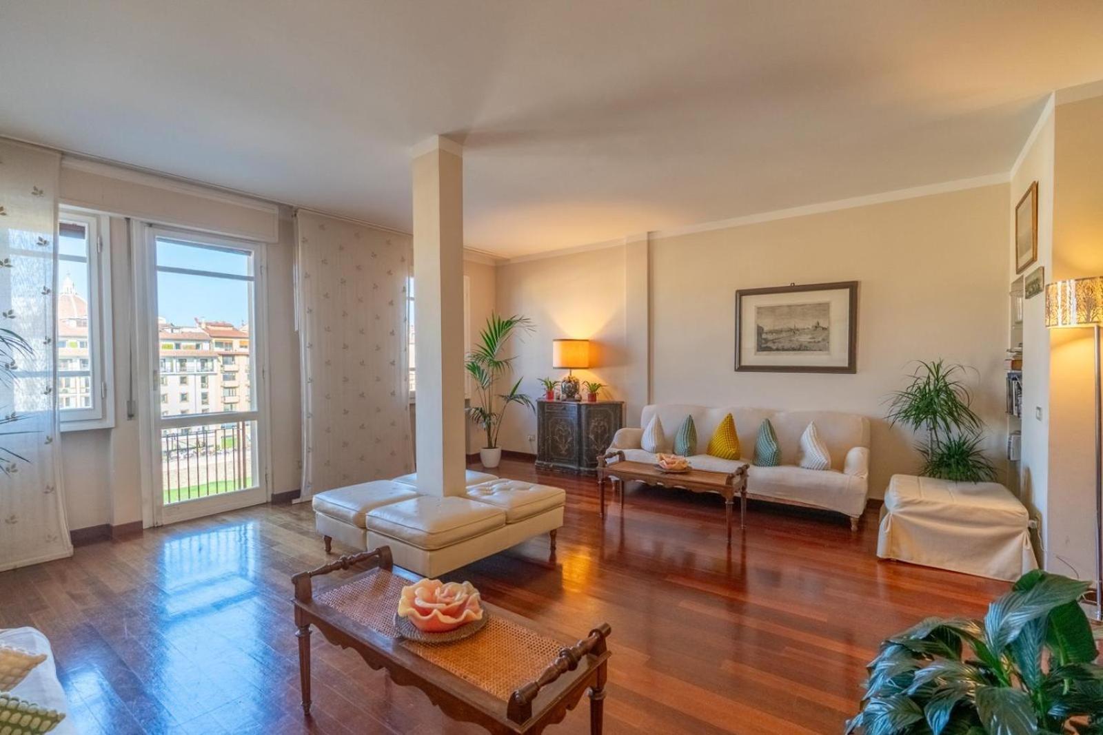 Ponte Vecchio View Luxury Apartment ฟลอเรนซ์ ภายนอก รูปภาพ