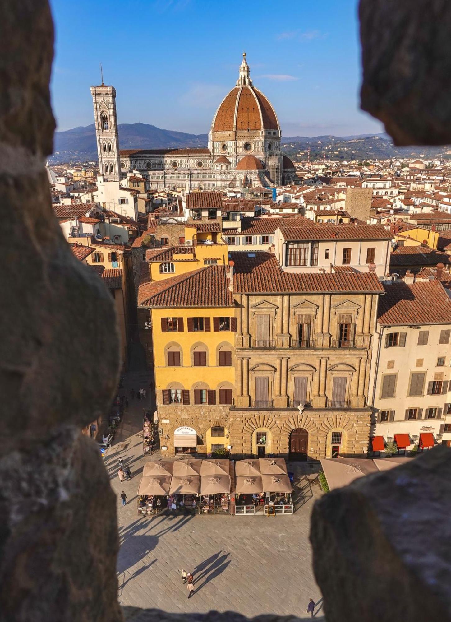 Ponte Vecchio View Luxury Apartment ฟลอเรนซ์ ภายนอก รูปภาพ