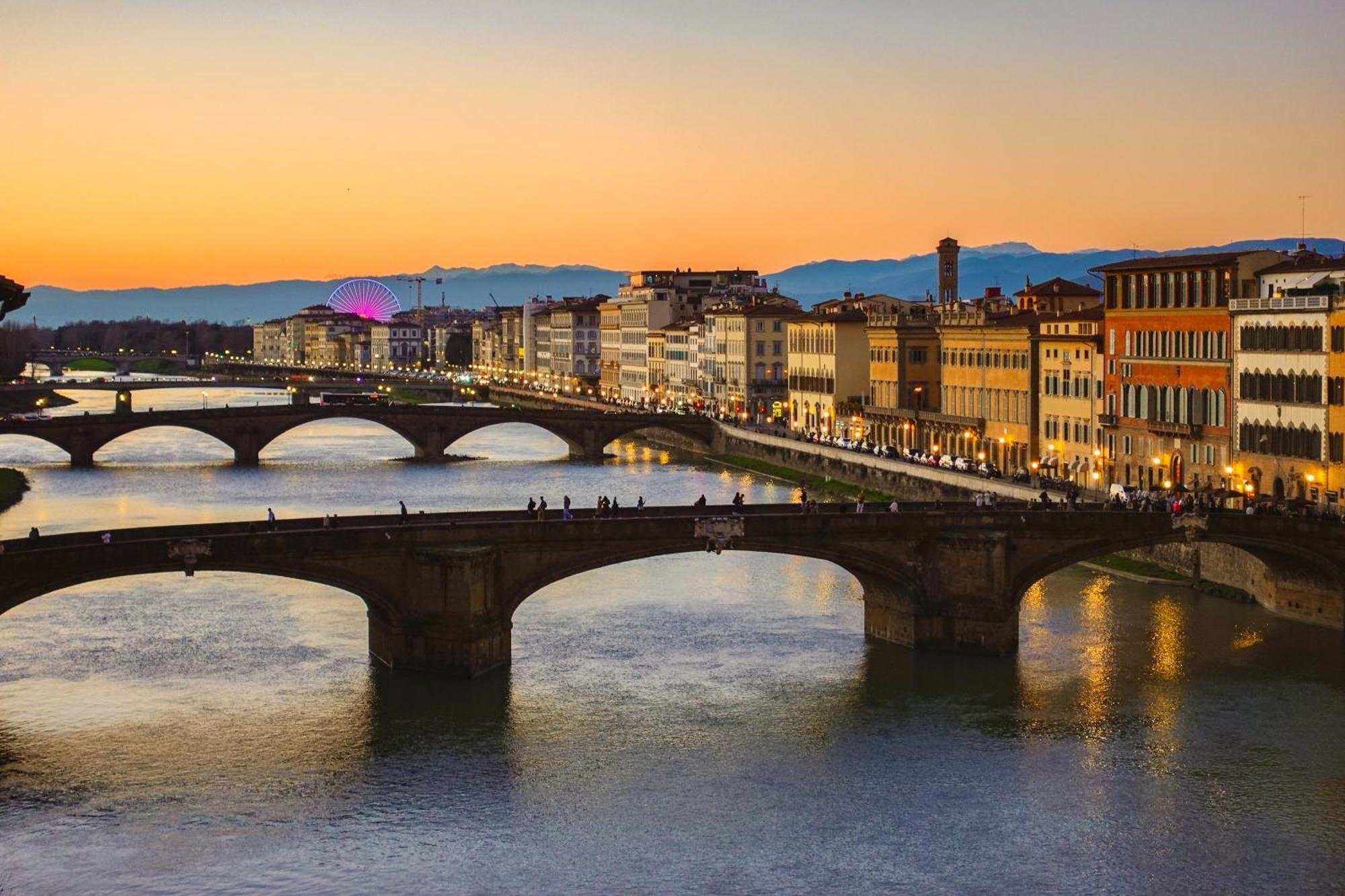 Ponte Vecchio View Luxury Apartment ฟลอเรนซ์ ภายนอก รูปภาพ