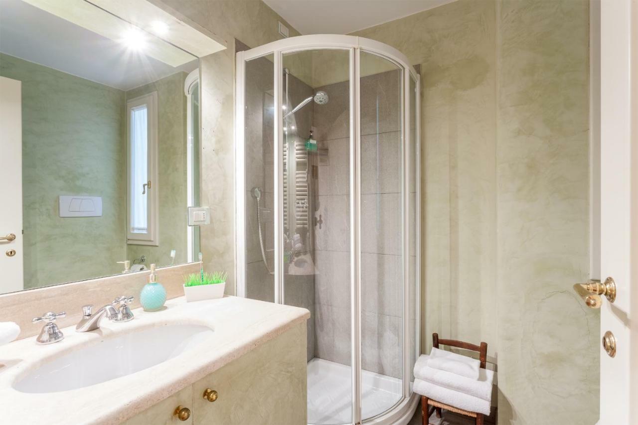 Ponte Vecchio View Luxury Apartment ฟลอเรนซ์ ภายนอก รูปภาพ
